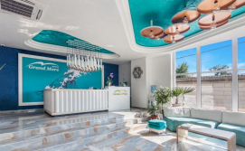 Отель Grand More