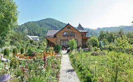 Частная усадьба "Хата Ризьбяра"