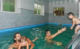 Приватна садиба Коло друзів