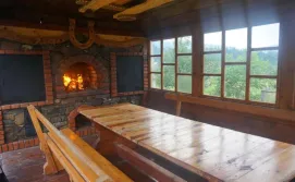 Приватна садиба Добрий Гуцул