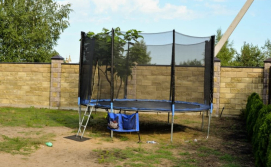 Приватна садиба ПІД ЛІСКОМ