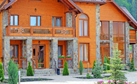 Готель Срібні Роси