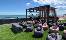 Готель LESS HOTEL Затока