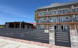 Готель LESS HOTEL Затока