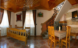 Приватна садиба "Зоряна"