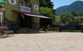 Котедж вул. Л. Українки, 2 (без господарів)