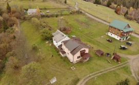 Приватна садиба На гірському схилі