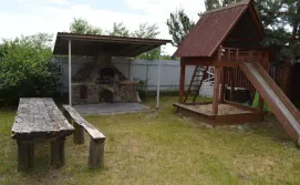 Зона для приготування страв на вогні біля готелю Марічка