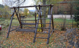 Гойдалка Бойківський маєток