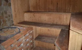 Баня на території садиба Карпатський острівець