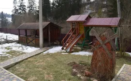 Приватна садиба Бадьорість Карпат