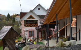 Подвір'я Котеджу Берегиня