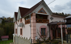 Фасад Котеджу Берегиня