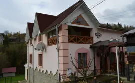 Фасад Котеджу Берегиня