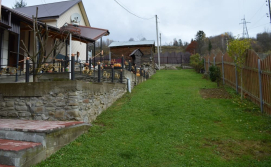 Подвір'я Котеджу Берегиня