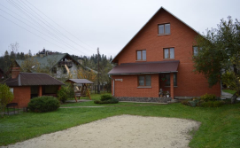 Приватна садиба Затишок в Карпатах - територія