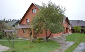 Приватна садиба Затишок в Карпатах - територія