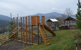 Дитячий майданчик Приватна садиба Гірська вершина