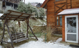 Приватна садиба У Василя на Тростяні