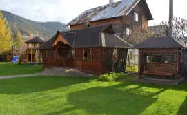 Приватна садиба У Марії під горою - територія