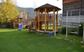 Приватна садиба У Марії під горою - дитячий майданчик