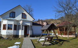 Приватна садиба Гостинна