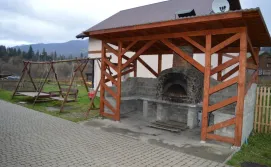 Піч-мангал, гойдалки