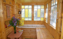 Бджолиний будиночок в середині