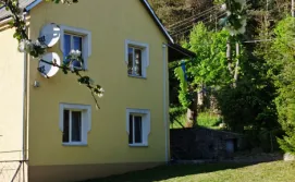 Приватна садиба У Івана Під Липами