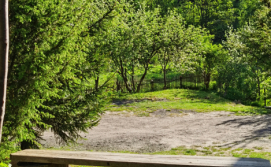 Приватна садиба У Івана Під Липами