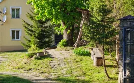 Приватна садиба У Івана Під Липами