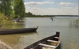 Човен на прокат, екскурсії на острів, риболовля.