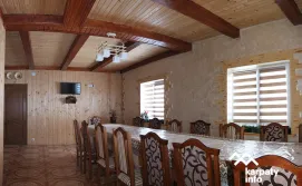 Приватна садиба Біля Тростяну