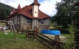 Комплекс для отдыха "Хижины"