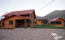 Приватна садиба "Маєток у Татарові"