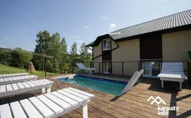 Приватна садиба Затишні Карпати