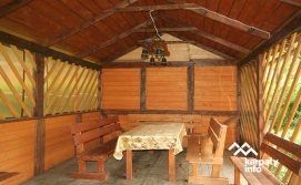 Приватна садиба Хвалена хата