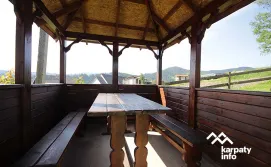 Приватна садиба Затишні Карпати