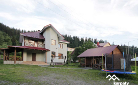 Приватна садиба у Надії