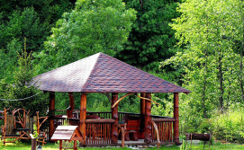 Приватна садиба Гуцульський двір