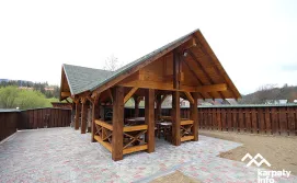 Приватна садиба Віктор