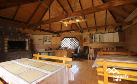 Приватна садиба Біля Погару