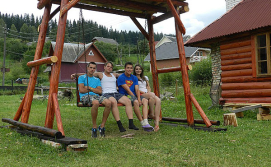 Гостьовий будинок Гуцульський котедж