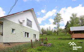 Приватна садиба У саду