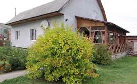 Котедж під лісом