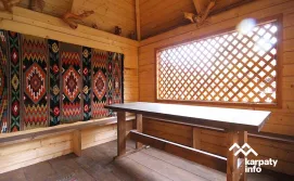 Приватна садиба "Маєток у Татарові"