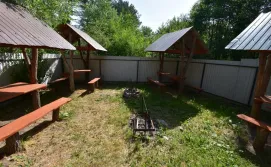 Альтанки на подвір'ї