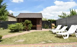 Котедж Біля озера Пісочне