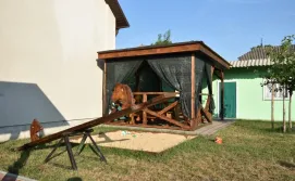 Приватна садиба Набережна 97