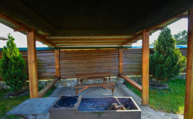 Приватна садиба Між двох озер